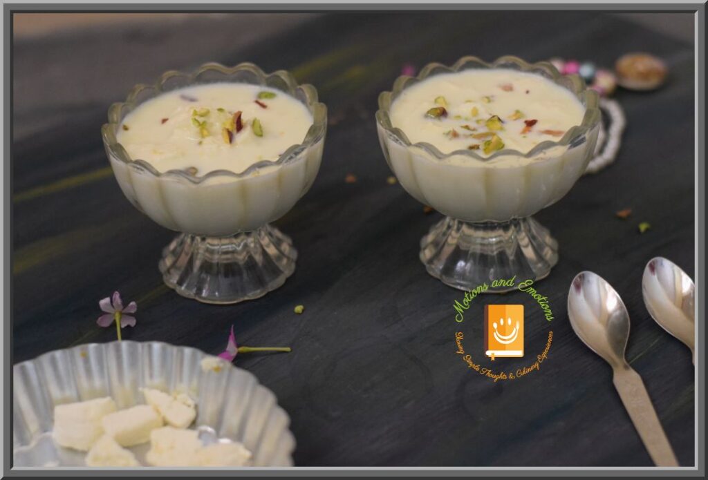 Chanar payesh served in two dessert bowl