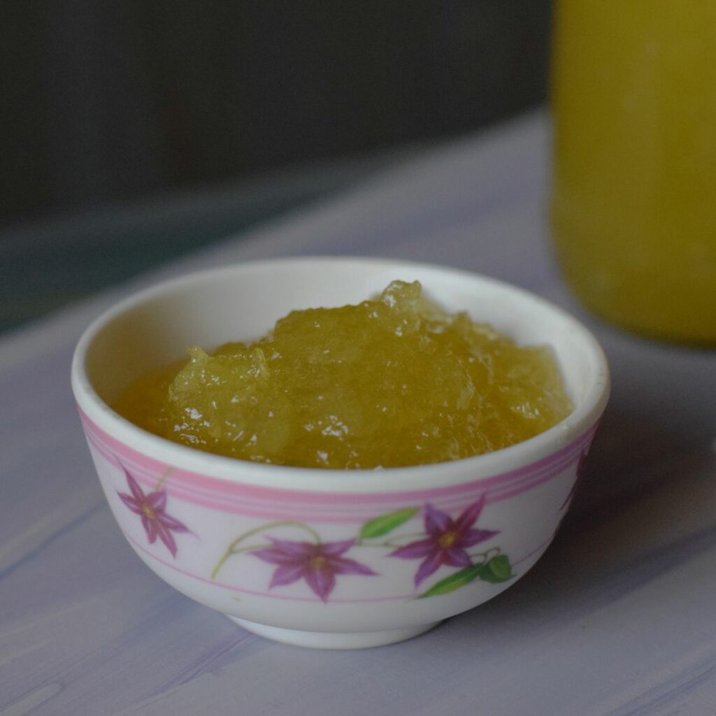 Mango jam in a small bowl
