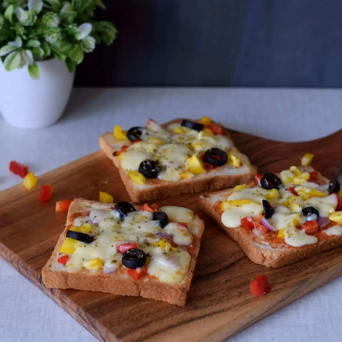 Air Fryer Bread Pizza - Motions and Emotions - Food Diary