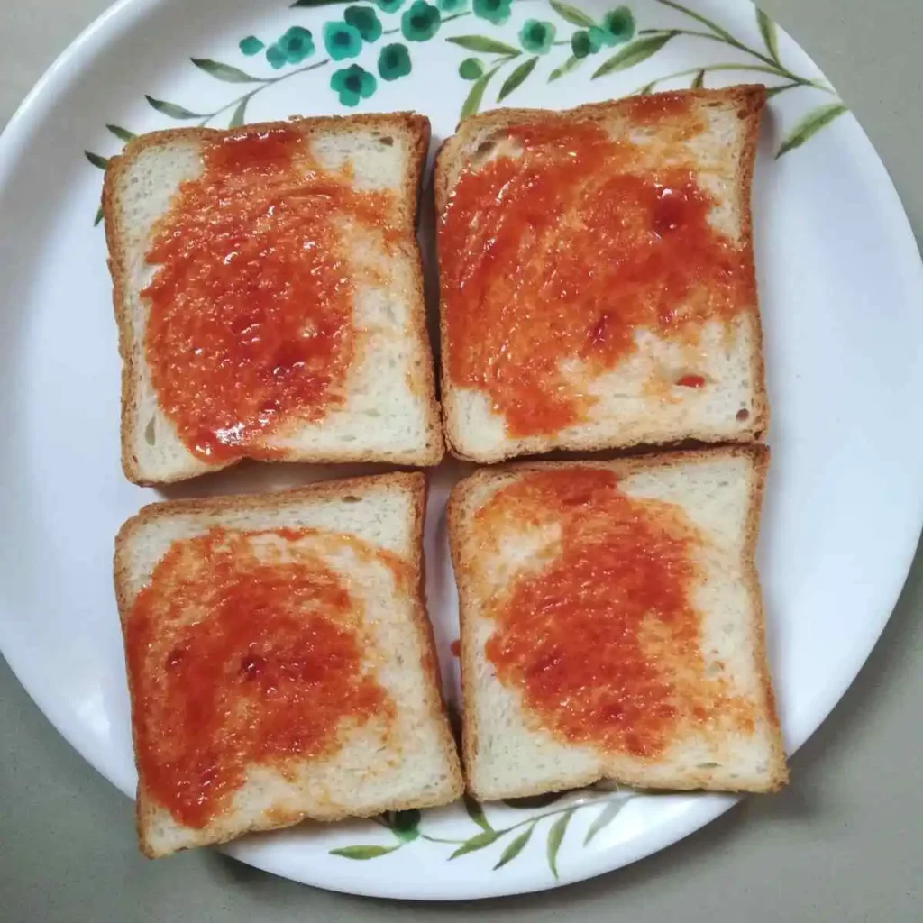 bread smeared with sauce