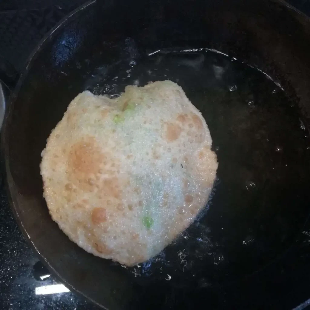 deep frying Kochuri