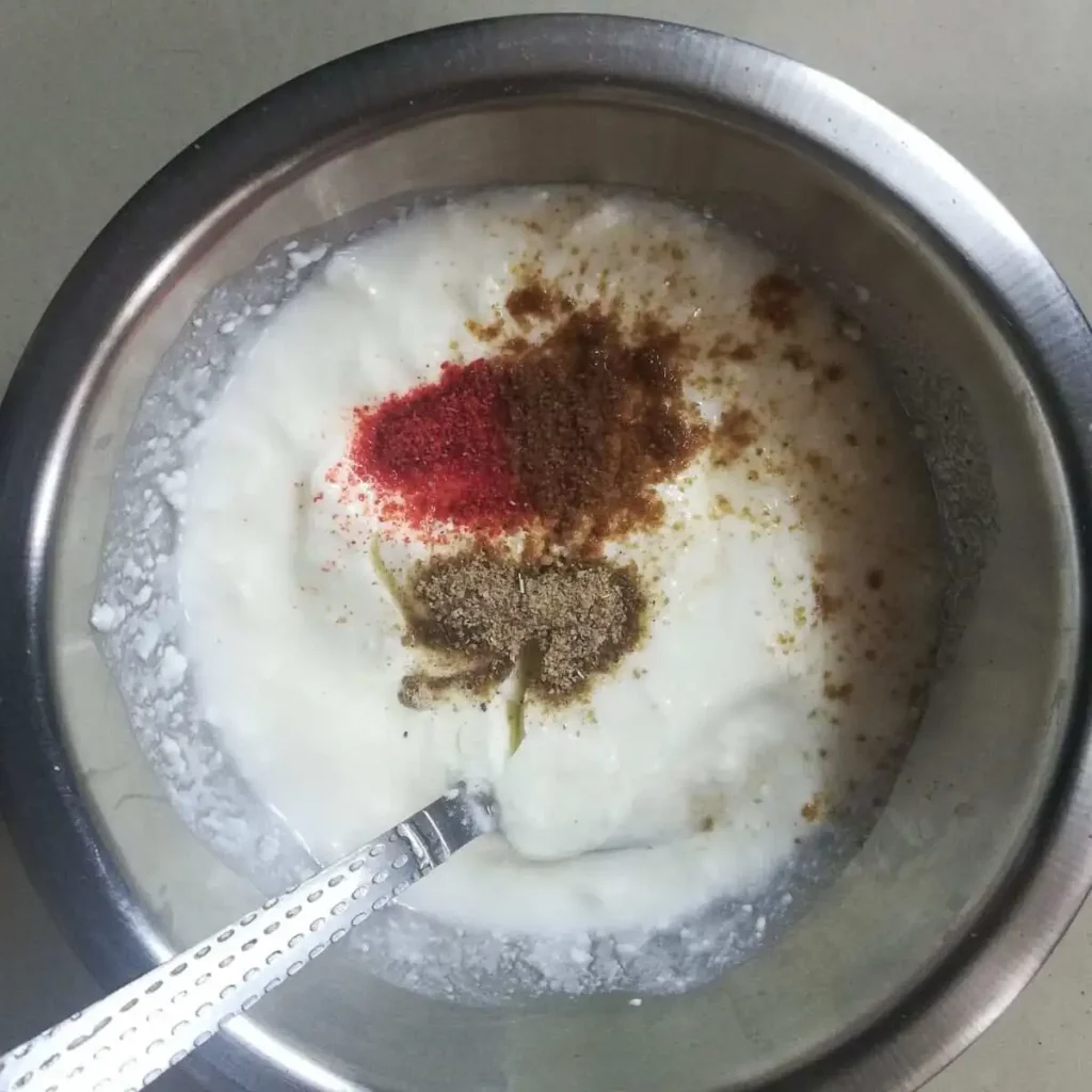 yogurt with spice powders