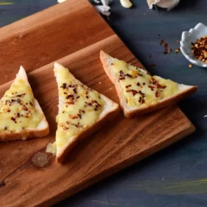 Cheese garlic bread slices